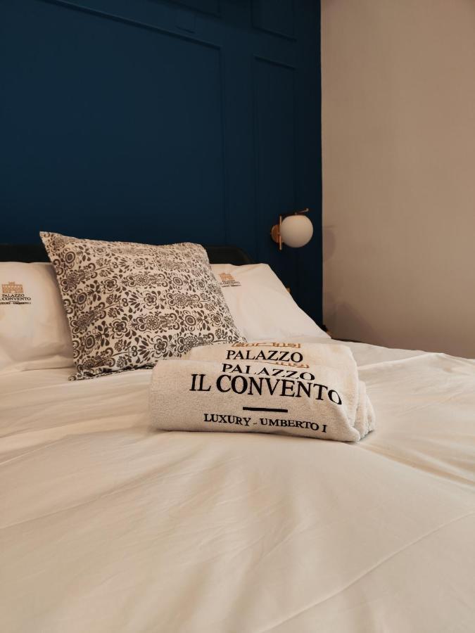 Palazzo Il Convento Luxury Umberto I Bed & Breakfast Napoli Bagian luar foto