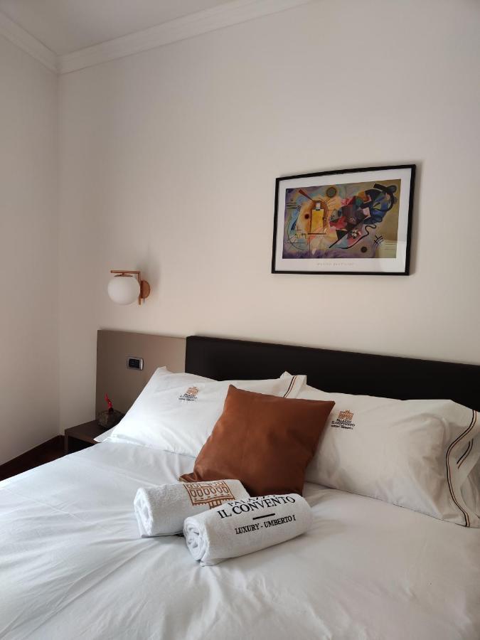 Palazzo Il Convento Luxury Umberto I Bed & Breakfast Napoli Bagian luar foto