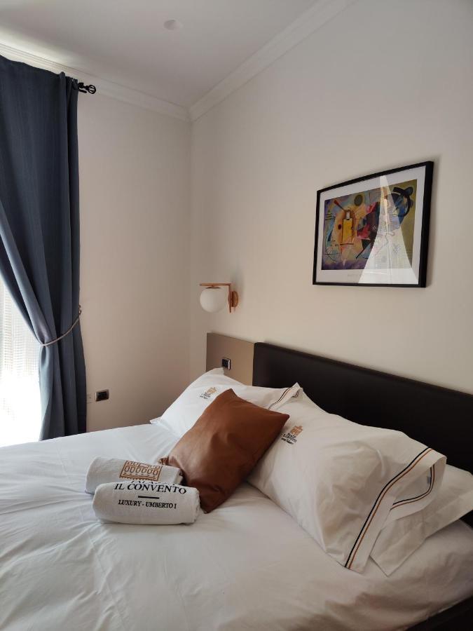 Palazzo Il Convento Luxury Umberto I Bed & Breakfast Napoli Bagian luar foto