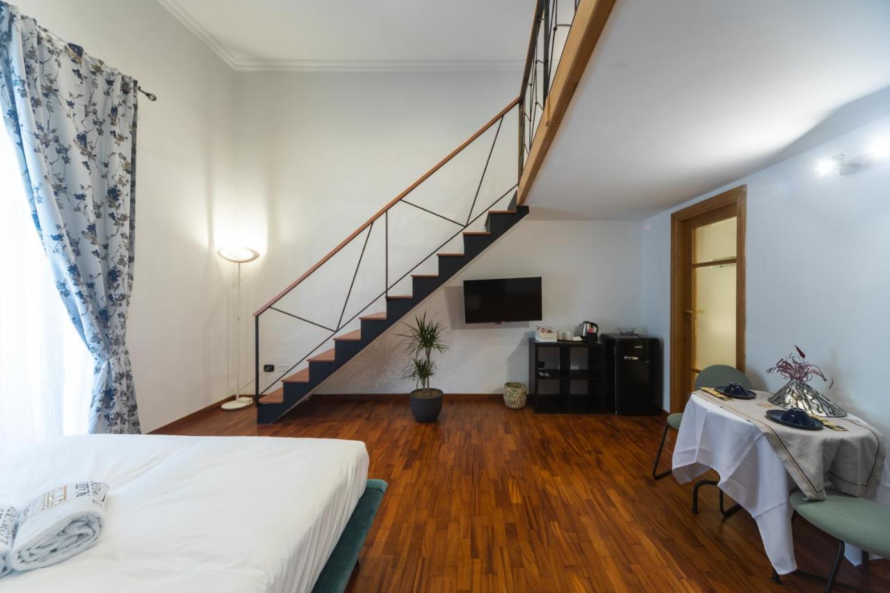 Palazzo Il Convento Luxury Umberto I Bed & Breakfast Napoli Bagian luar foto