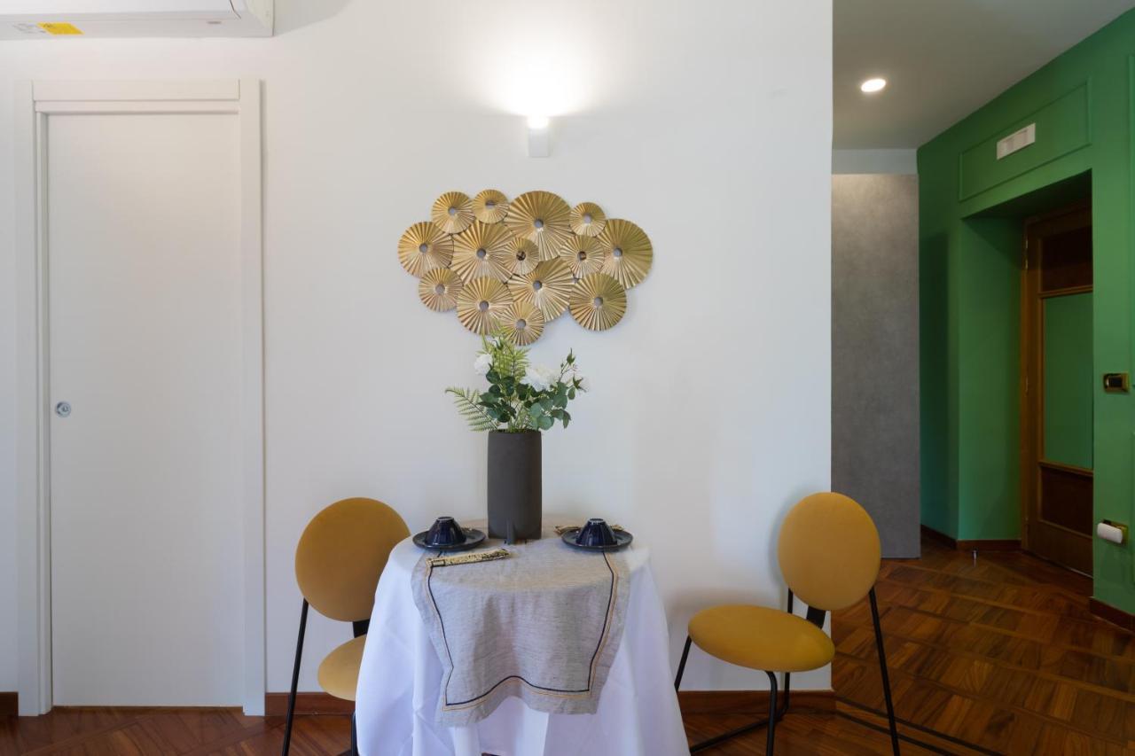 Palazzo Il Convento Luxury Umberto I Bed & Breakfast Napoli Bagian luar foto
