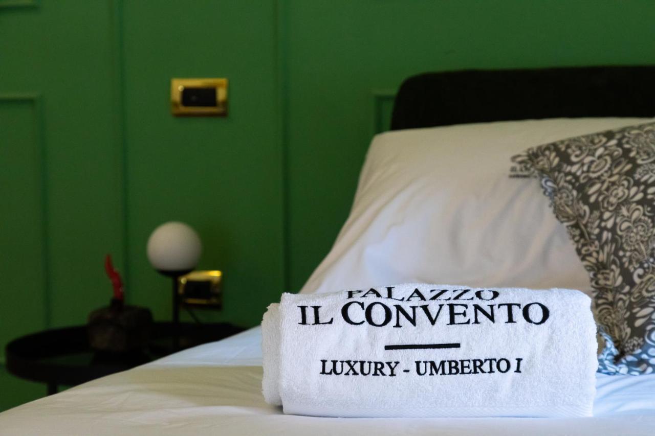Palazzo Il Convento Luxury Umberto I Bed & Breakfast Napoli Bagian luar foto