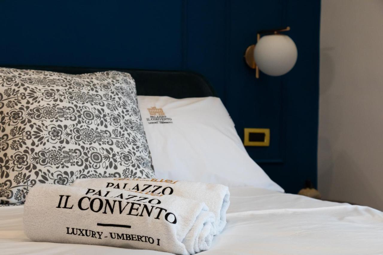 Palazzo Il Convento Luxury Umberto I Bed & Breakfast Napoli Bagian luar foto